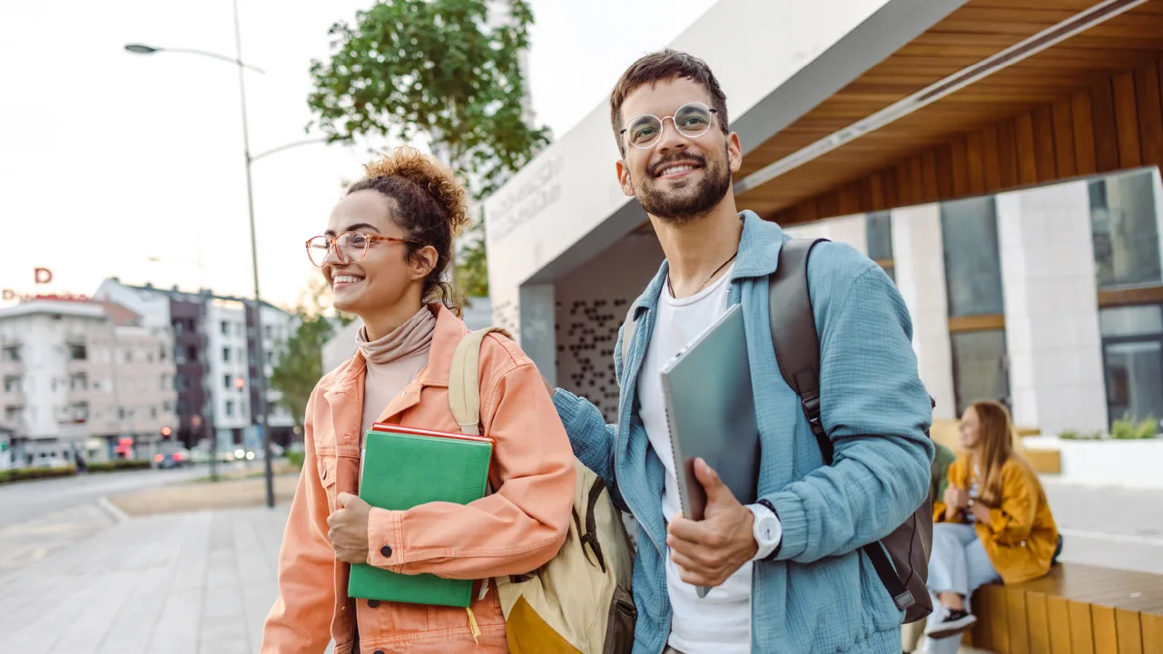 SOC_5 ways to save on back-to-school shopping_V2-R1_1280x720_02.jpg