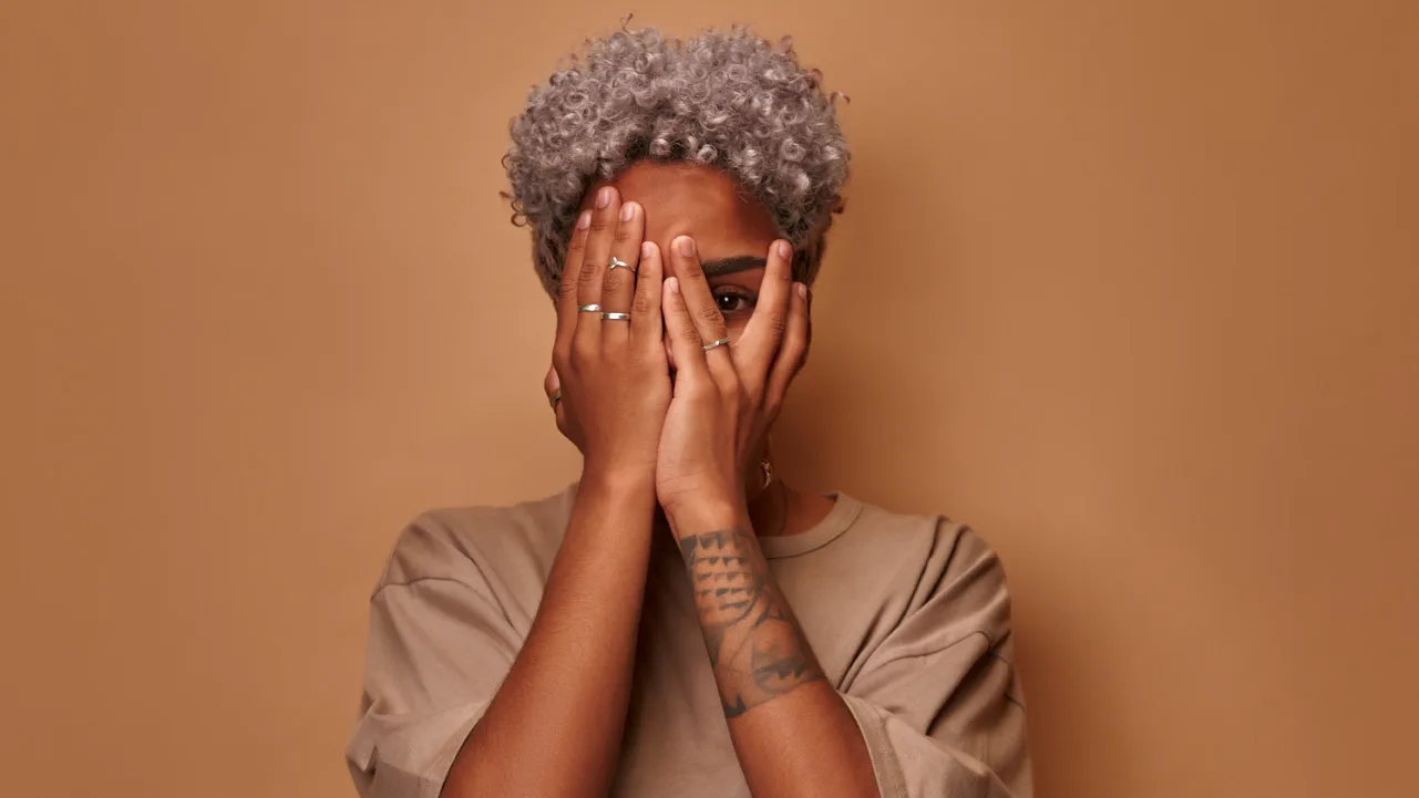 SOC_4 signs you are committing financial infidelity_V2-R2_1280x720_04.jpg