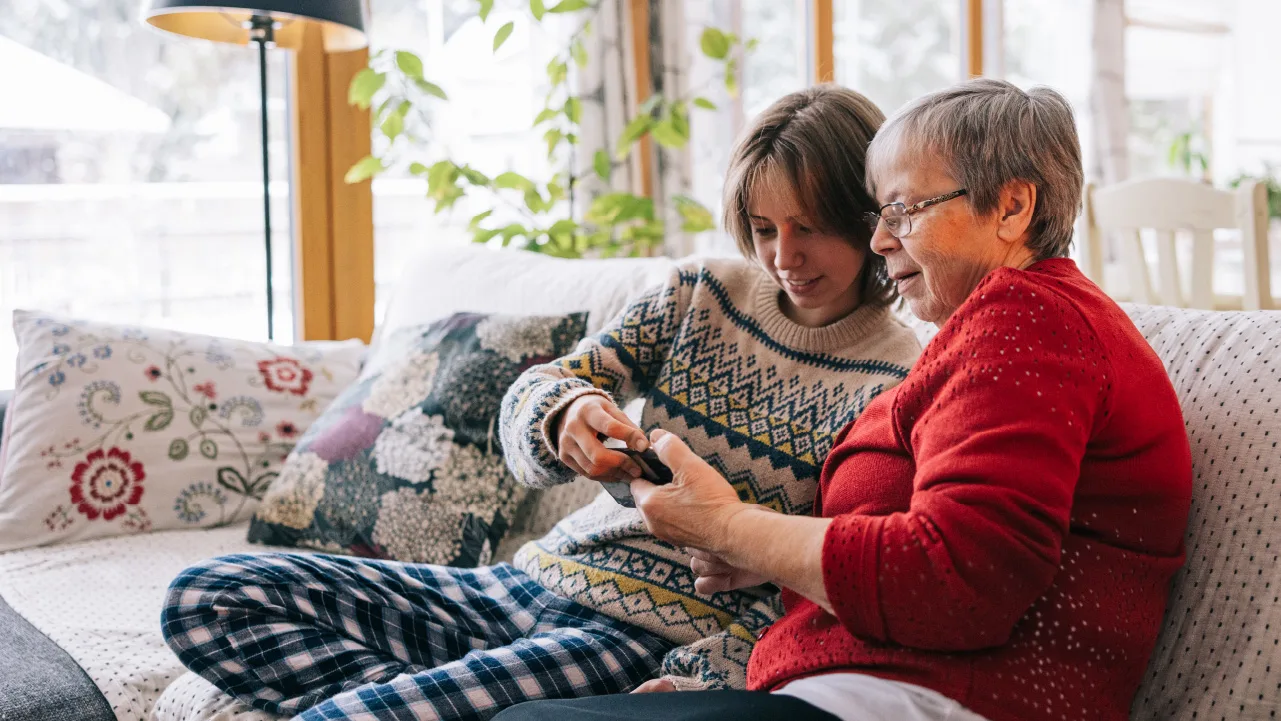 SOC_5 surprisingly simple budgeting tips to save money for the holidays_V1-R1_1280x720_01.jpg