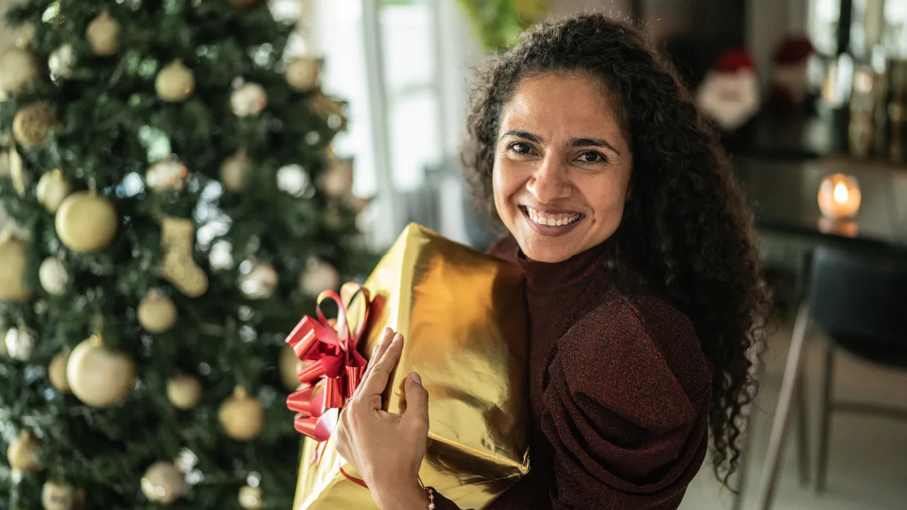 SOC_Reasons why you-re overspending during the holidays_V1-R1_1280x720_04.png