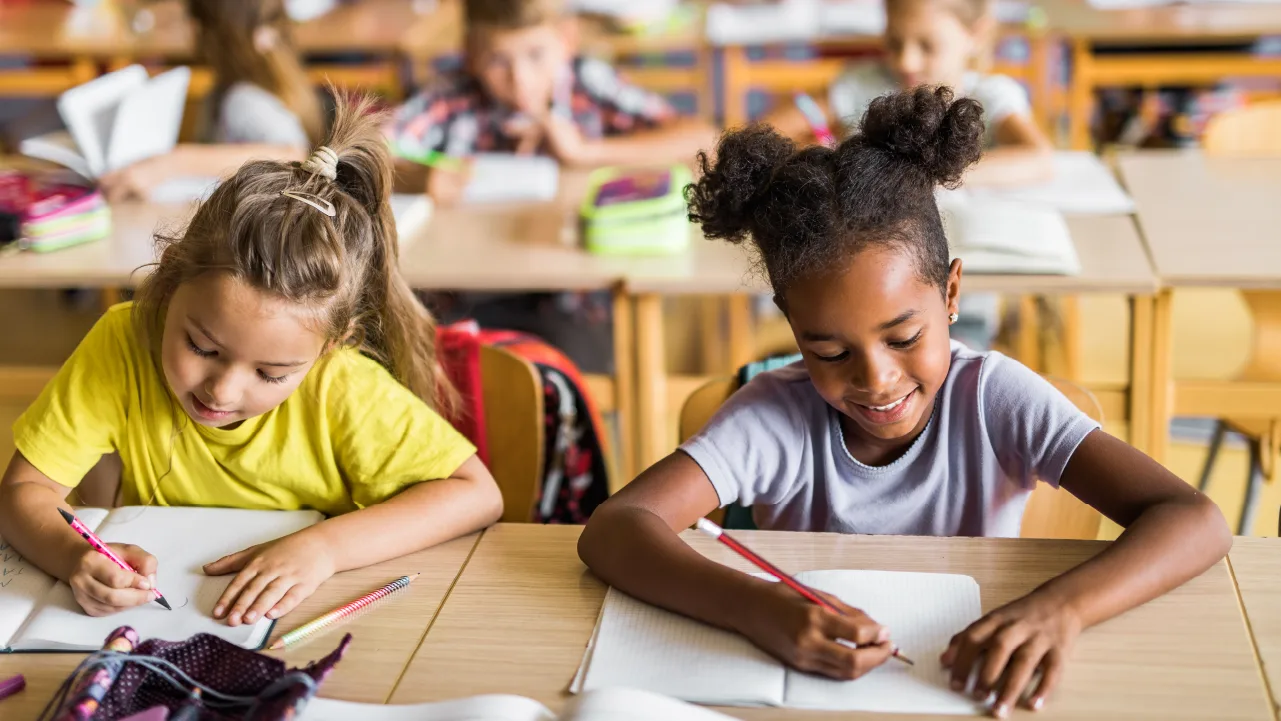 SOC-965_5 big back to school expenses and how to save money on them_V1-R1_1280x720_04.png