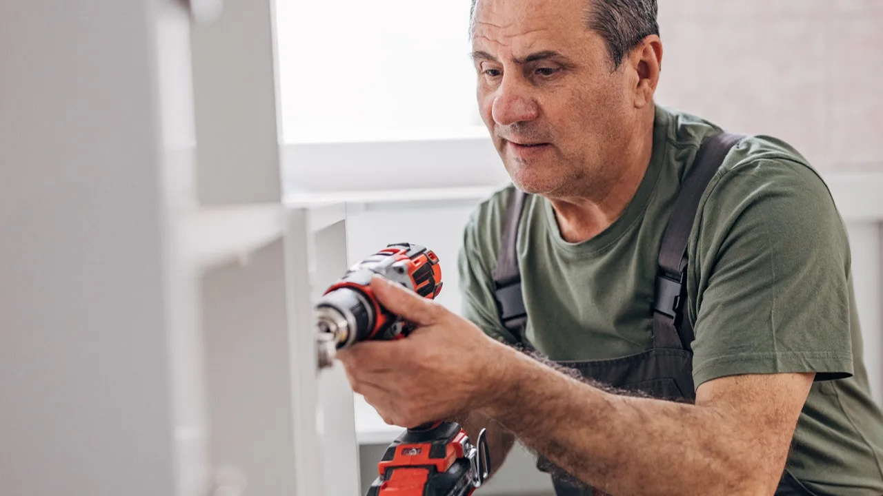 choosing-between-a-cash-out-refinance-and-a-home-equity-loan.jpg