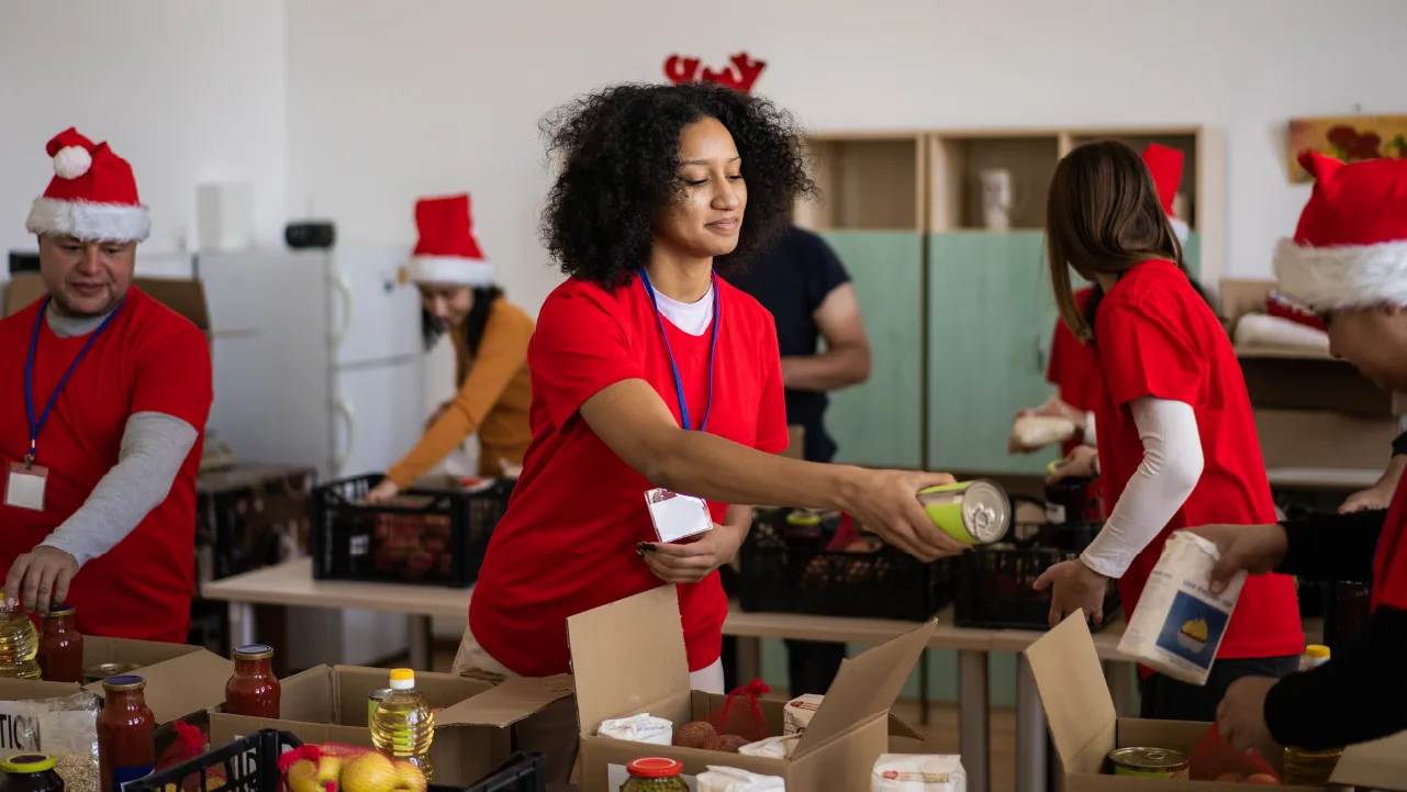 SOC_Reasons why you-re overspending during the holidays_V1-R1_1280x720_03.png